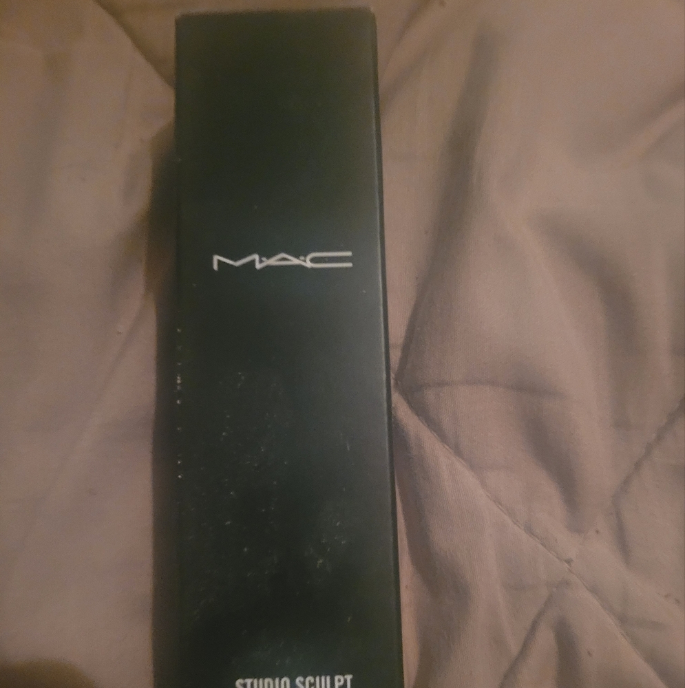 MAC Studio Sculpt Foundation